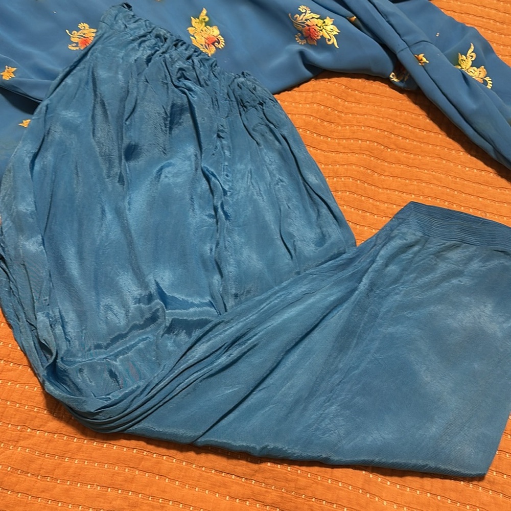 Blue printed 3pc chiffon/georgette salwar kameez. - Picture 4 of 4